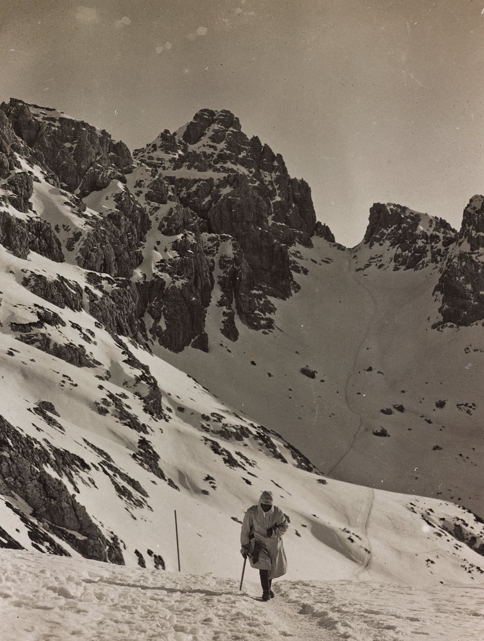 Album "Min verdenskrig - minder om den sydvestlige front i Kärnten, Italien, Trentino-Alto Adige) 31/03/1915-12/11/ 1918 - Josef Zohles Vienna ": soldat i Alperne (s/h ph) af Josef Zohles