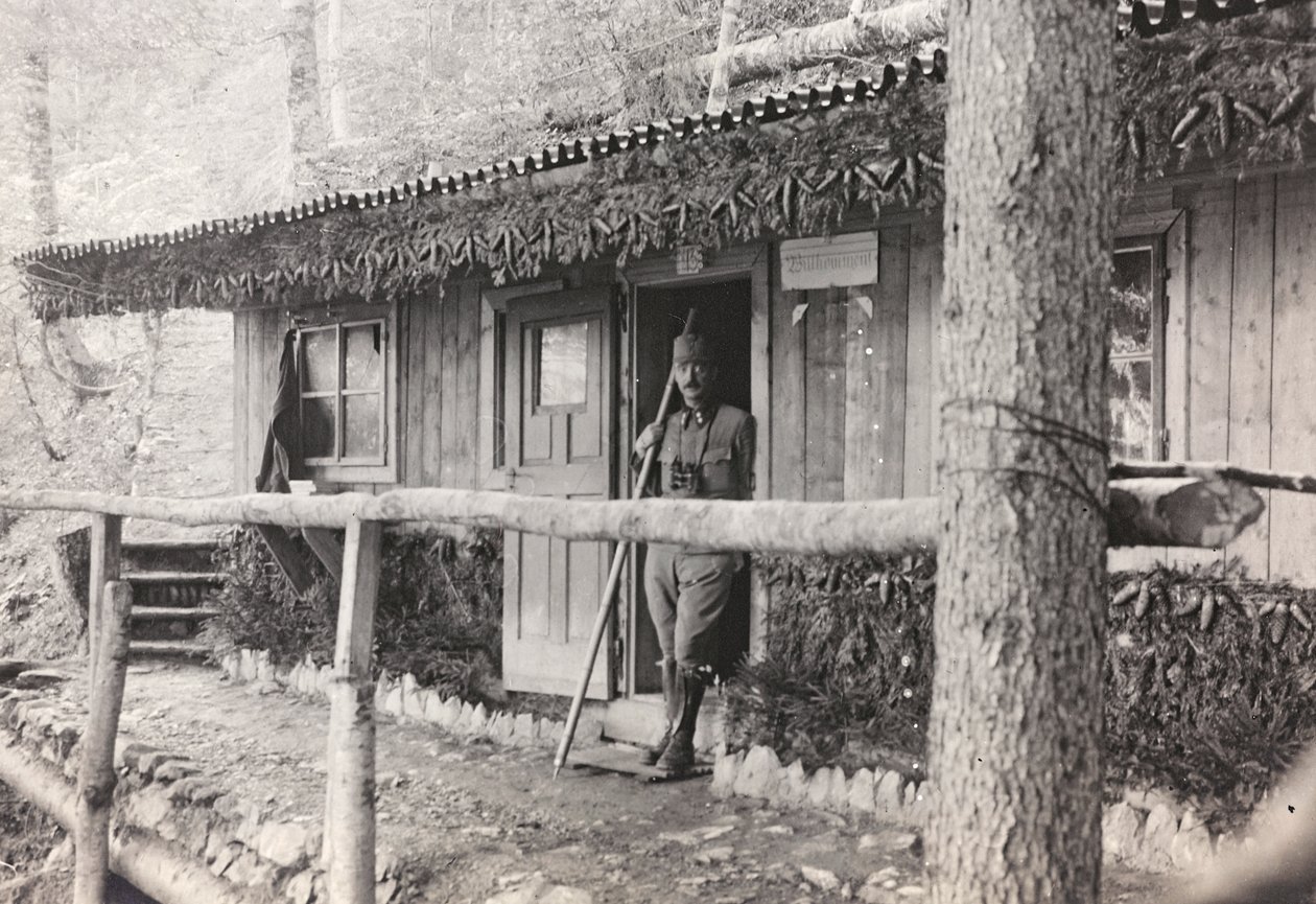 Album "Min verdenskrig - minder om den sydvestlige front i Kärnten, Italien, Trentino-Alto Adige) 31/03/1915-12/11/ 1918 - Josef Zohles Vienna ": Kommandokontoret (s/h foto) af Josef Zohles