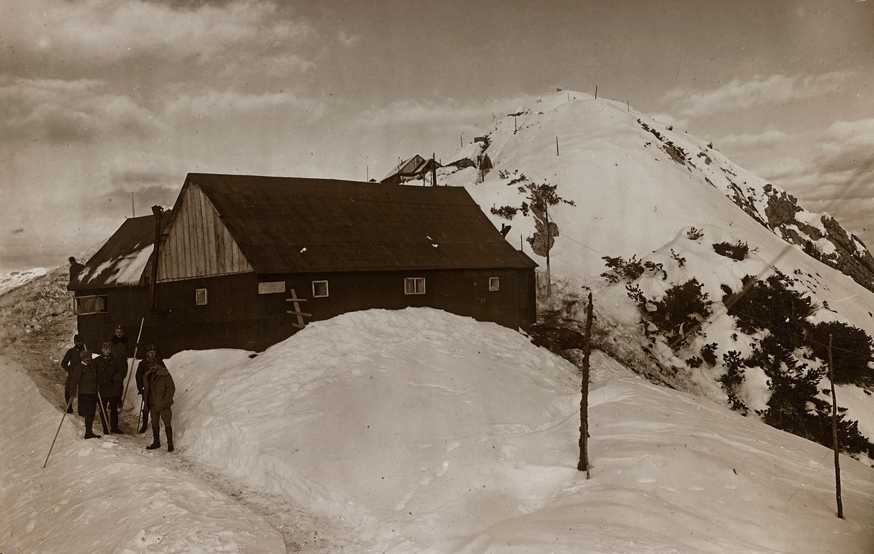 Album "Min verdenskrig - minder om den sydvestlige front i Kärnten, Italien, Trentino-Alto Adige) 31/03/1915-12/11/ 1918 - Josef Zohles Vienna ": militær barak (s/h foto) af Josef Zohles