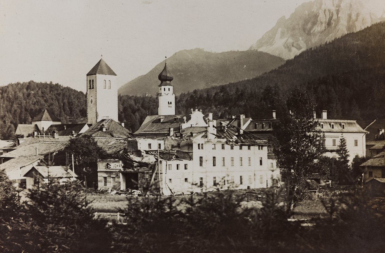 Album "Min verdenskrig - minder om den sydvestlige front i Kärnten, Italien, Trentino-Alto Adige) 31/03/1915-12/11/ 1918 - Josef Zohles Vienna ": se Dobbiaco efter bomben af Josef Zohles