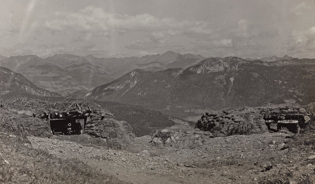 Album "Min verdenskrig - minder om den sydvestlige front i Kärnten, Italien, Trentino-Alto Adige) 31/03/1915-12/11/ 1918 - Josef Zohles Vienna ": shelters for våben i Al af Josef Zohles