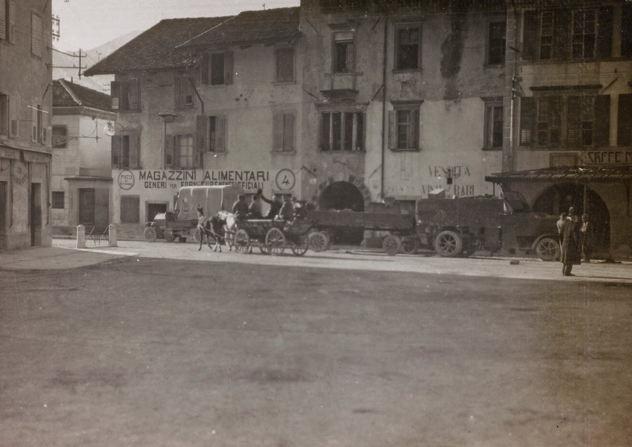 Album "Meine weltkriegs - Erinnerungen South-West Front (Carinthia, Italien, South Tyrol) (Min verdenskrig - minder om den sydvestlige front i Kärnten, Italien, Trentino-Alto Adige) 31/03/1915-12/11/ 1918 - Josef Zohles Wien ": militære midler på en firkan af Josef Zohles