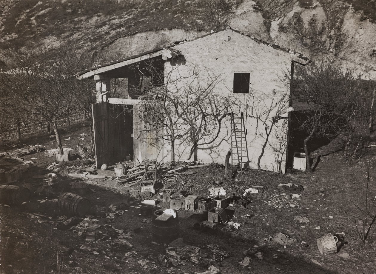 Album "Min verdenskrig - minder om den sydvestlige front i Kärnten, Italien, Trentino-Alto Adige) 31/03/1915-12/11/ 1918 - Josef Zohles Vienna ": hus (s/h foto) af Josef Zohles
