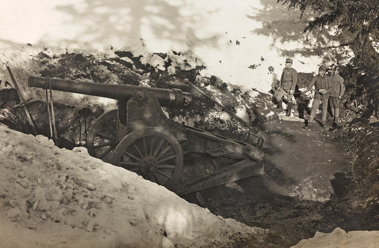 Album "Min verdenskrig - minder om den sydvestlige front i Kärnten, Italien, Trentino-Alto Adige) 31/03/1915-12/11/ 1918 - Josef Zohles Vienna ": Soldater med kanon i Pra af Josef Zohles