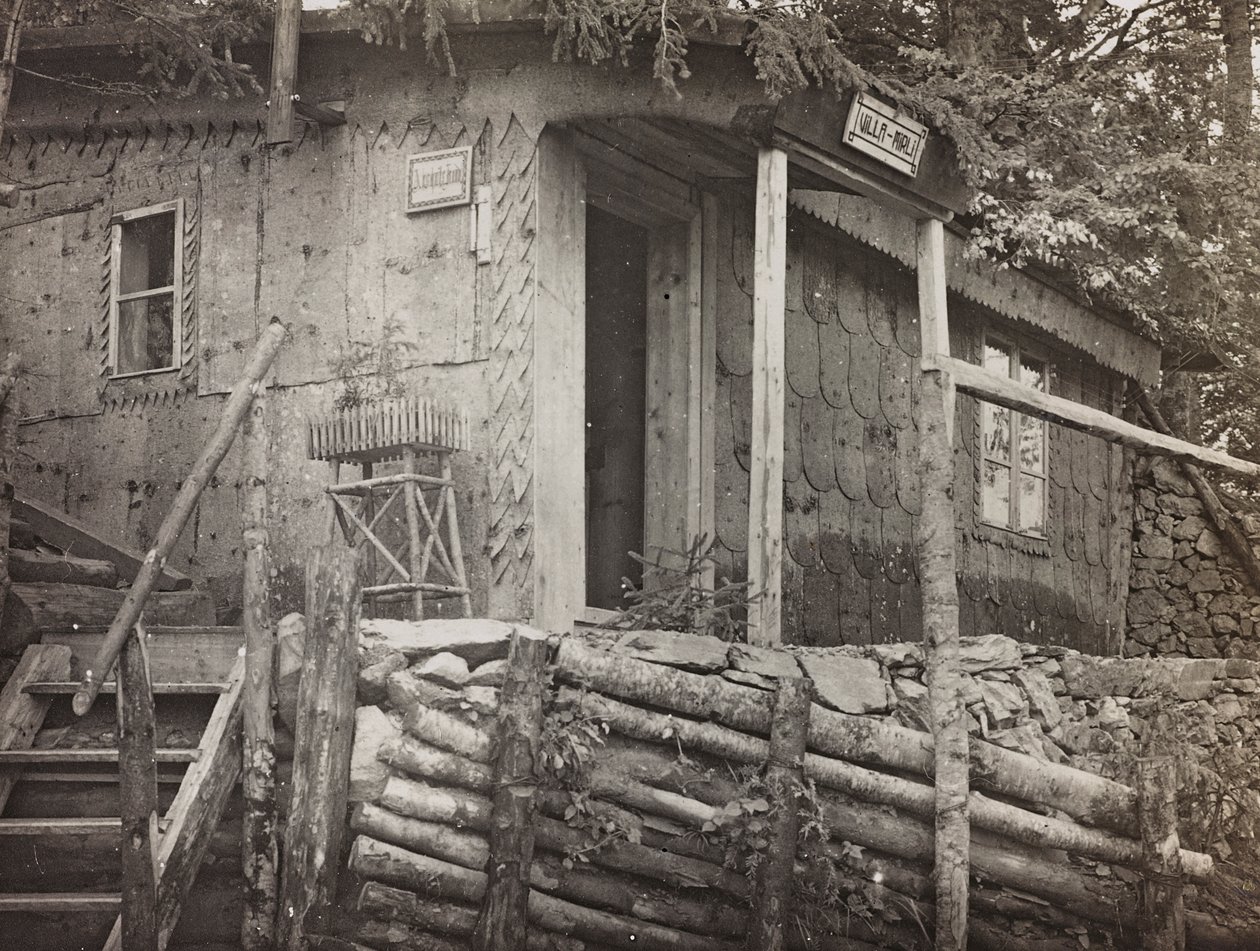 Album "Min verdenskrig - minder om den sydvestlige front i Kärnten, Italien, Trentino-Alto Adige) 31/03/1915-12/11/ 1918 - Josef Zohles Vienna ": Kommandohuset (s/h-foto af Josef Zohles