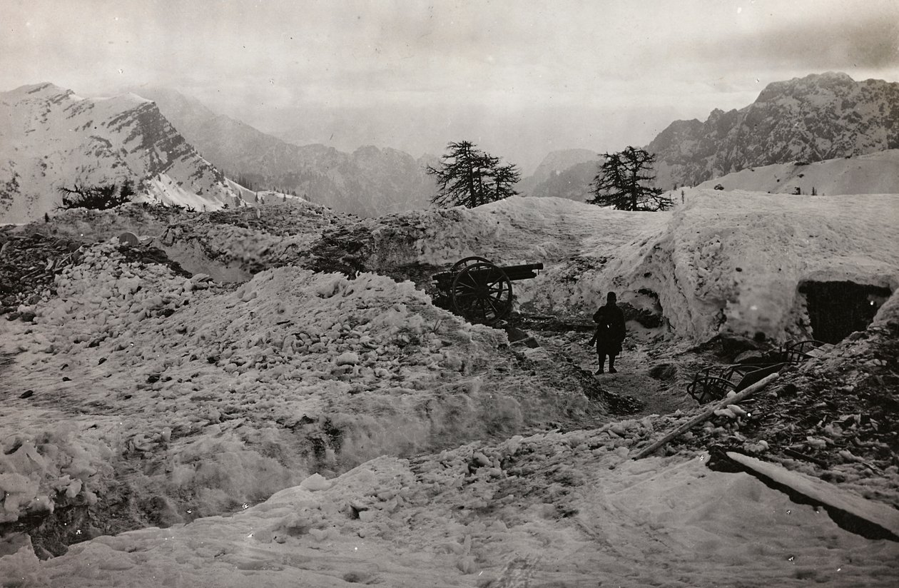 Album "Meine weltkriegs - Erinnerungen South-West Front (Carinthia, Italien, South Tyrol) (Min verdenskrig - minder om den sydvestlige front i Kärnten, Italien, Trentino-Alto Adige) 31/03/1915-12/11/ 1918 - Josef Zohles Wien ": skyttegrave i sneen af af Josef Zohles