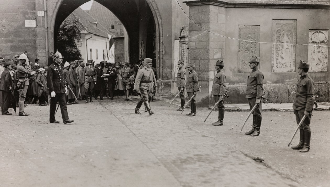 Album "Min verdenskrig - minder om den sydvestlige front i Kärnten, Italien, Trentino-Alto Adige) 31/03/1915-12/11/ 1918 - Josef Zohles Wien ": soldater i Villach (s/h ph) af Josef Zohles