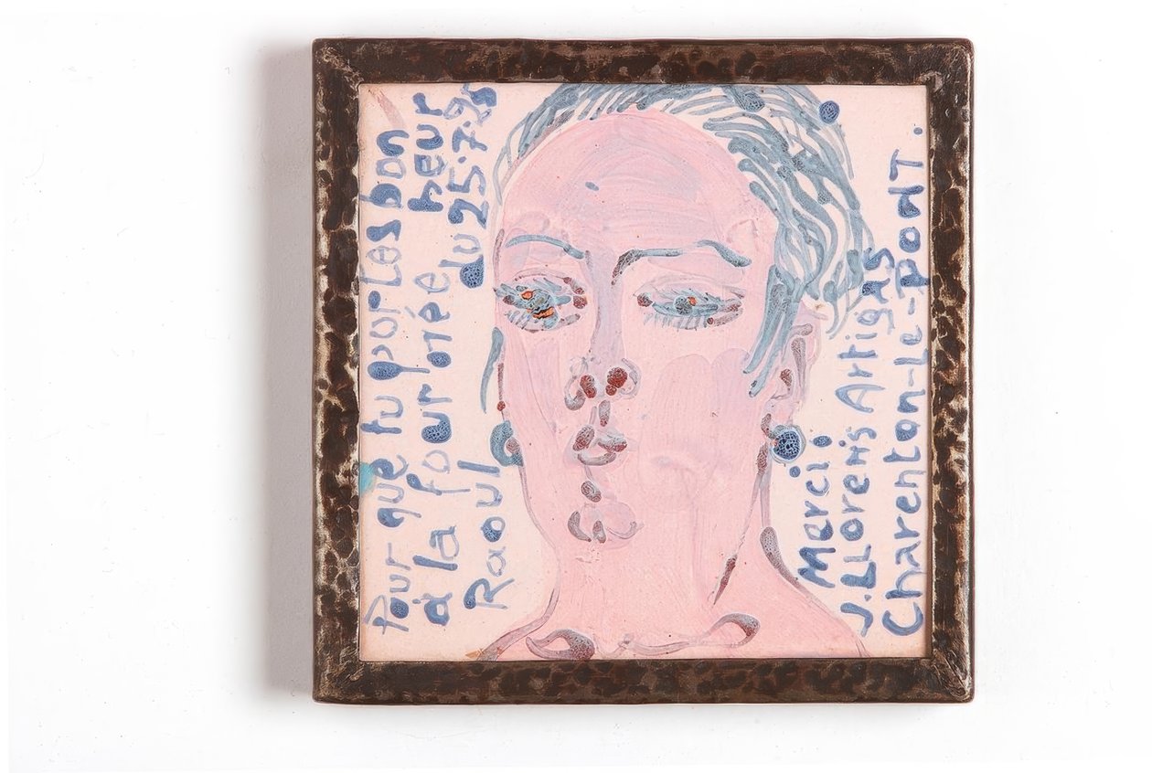 Flise med portræt af Madame Dufy af Josep Artigas