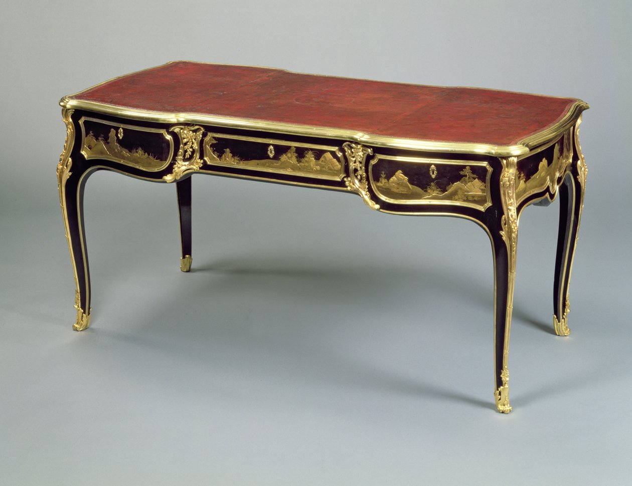 Louis XV Bureau Plat, ca. 1775 (lakeret, eboniseret træ) af Joseph Baumhauer