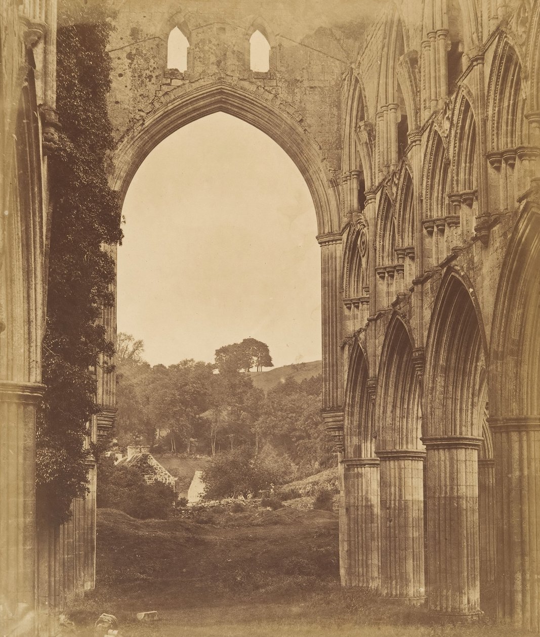 Rievaulx Abbey. Korets interiør, 1850