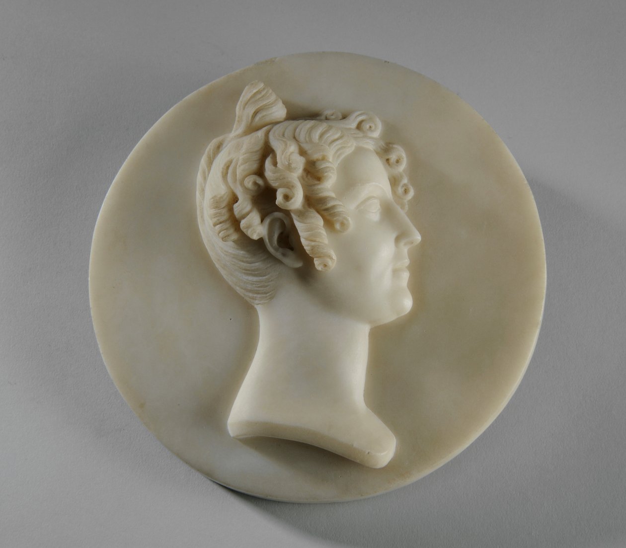 Medaljonportræt af Harriet Gott af Joseph Gott