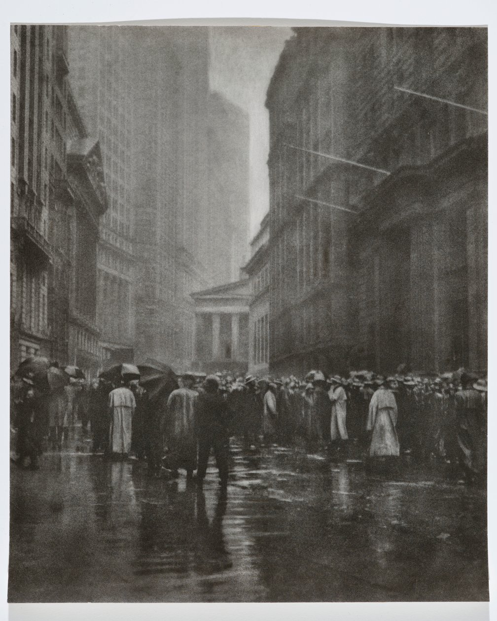 The Curb Market - New York, 1921 (bromoil print) af Joseph Petrocelli