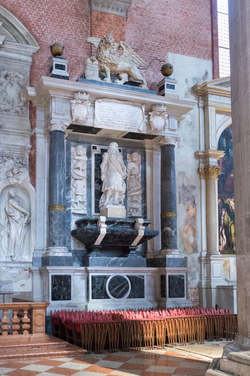 Monument dedikeret til prinsen af Modena Almerico d