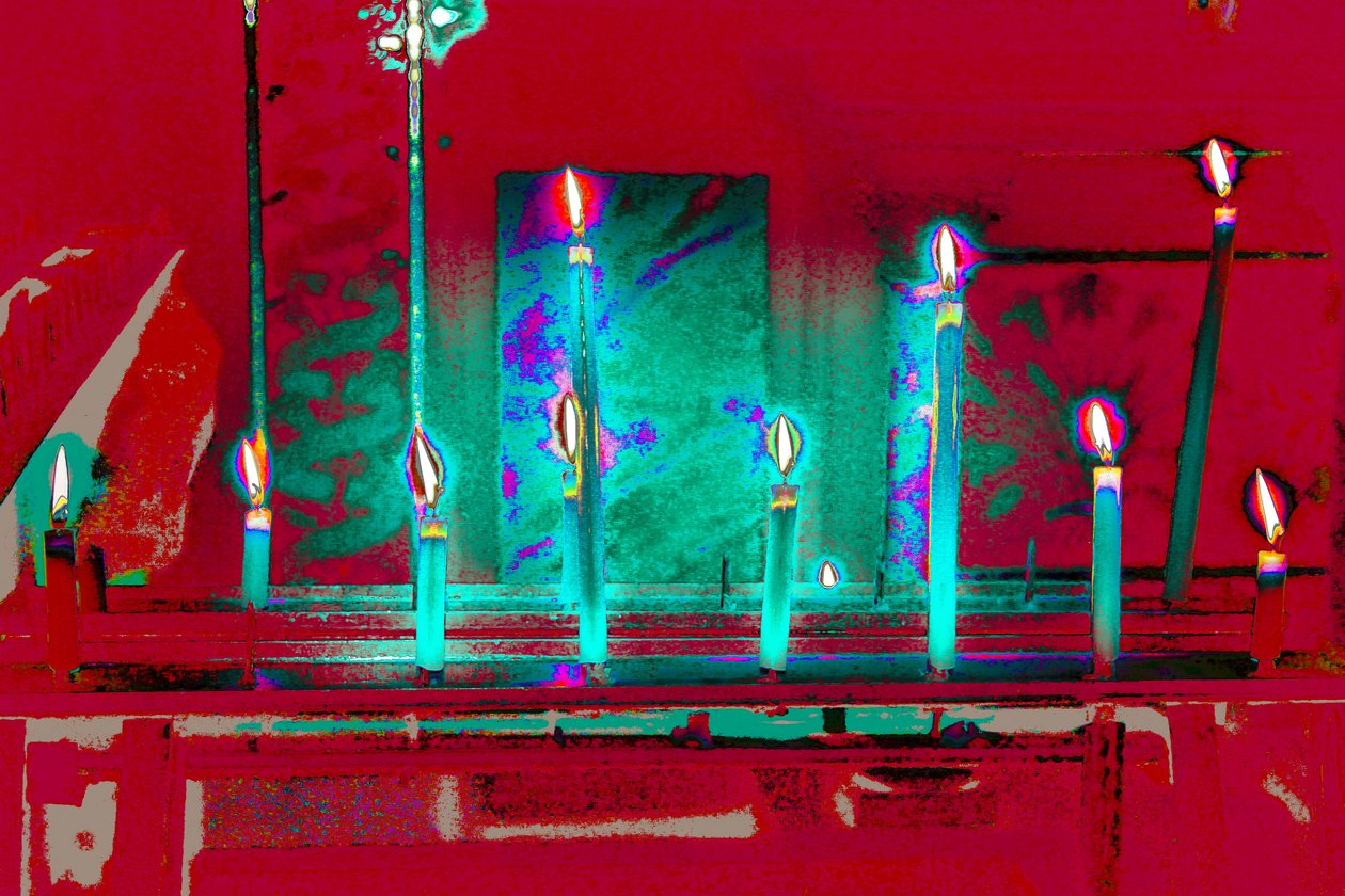 All But One, fra serien Votive Candles, 2015 (fotografi) af Joy Lions