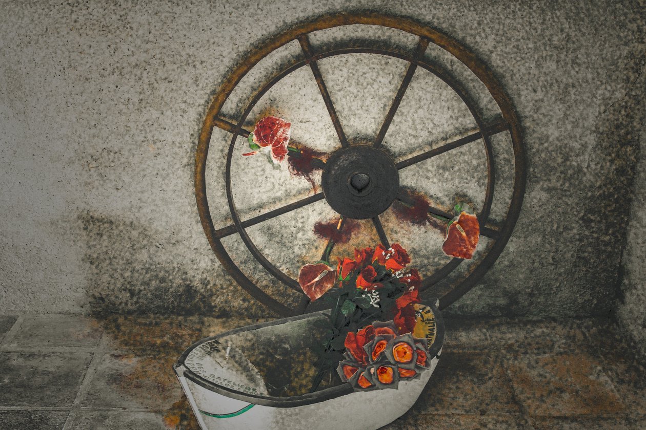 Flowers for the Mariners, fra serien Chapelle du Canal, 2016 (fotografi) af Joy Lions