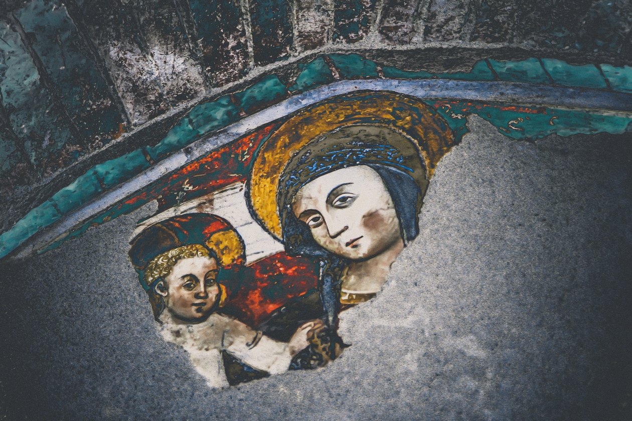 Madonna og barn, fra serien Mary and Jesus in Savonna, 2015 (fotografi) af Joy Lions