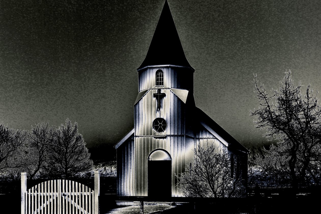 Vores kirke på en aften, 2015 (fotografi) af Joy Lions