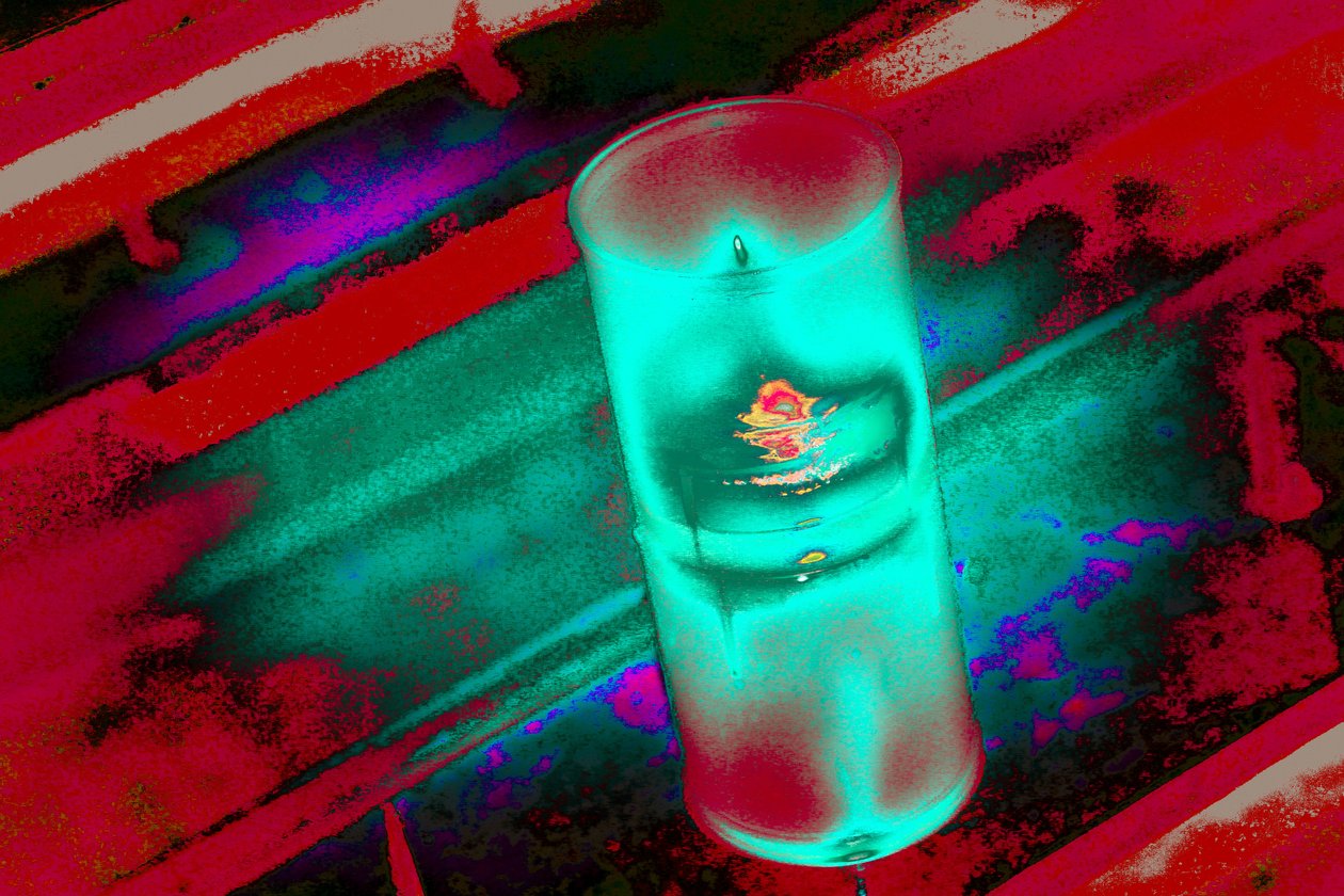 Prayer Candle, fra serien Votive Candles, 2015 (fotografi) af Joy Lions