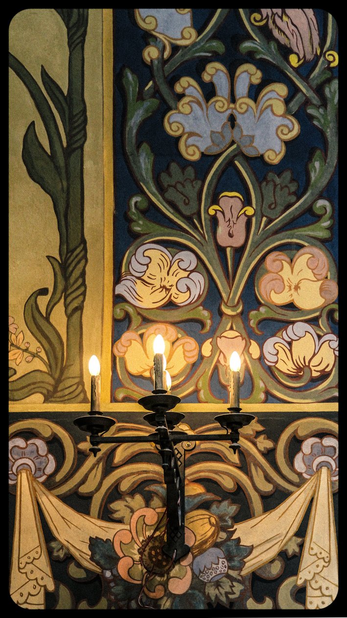 The Mantlepiece, fra serien Eglise Russe, 2016 (fotografi) af Joy Lions