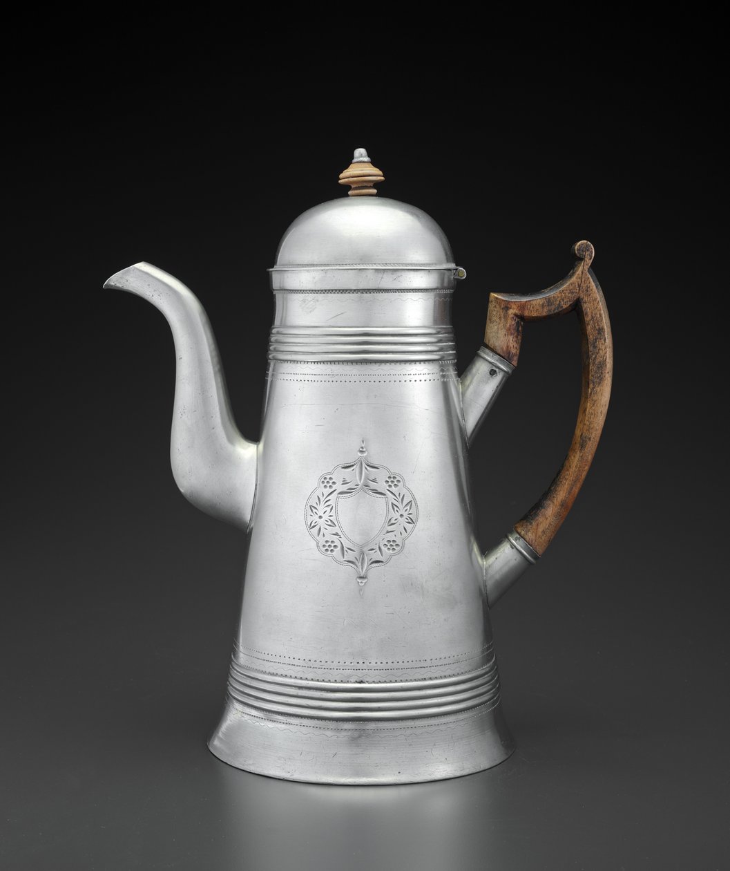 Kaffekande, ca. 1814-1825 (tin, træ) af Jr. Ebenezer Smith