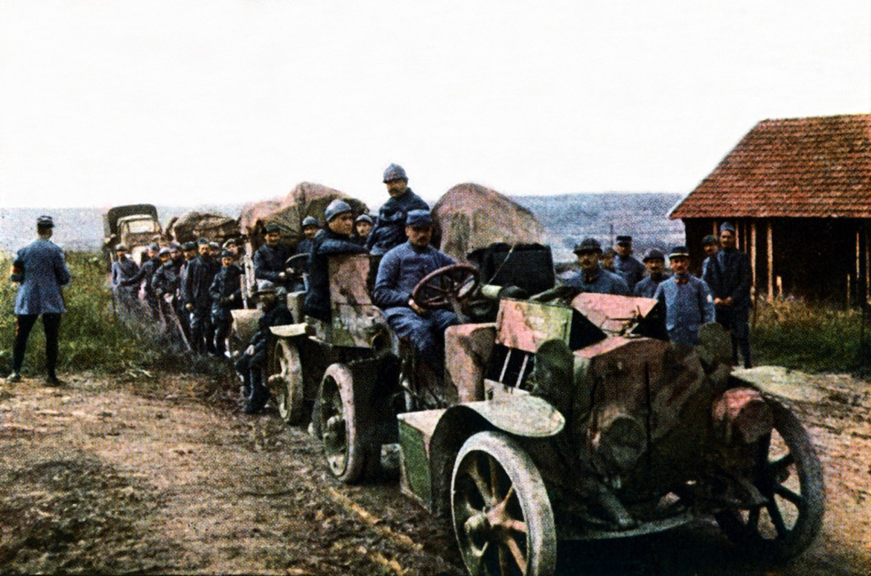 Franske soldater og køretøjer fra det mobile luftforsvar under slaget ved Verdun, september 1916 (autokrom) af Jules Gervais Courtellemont