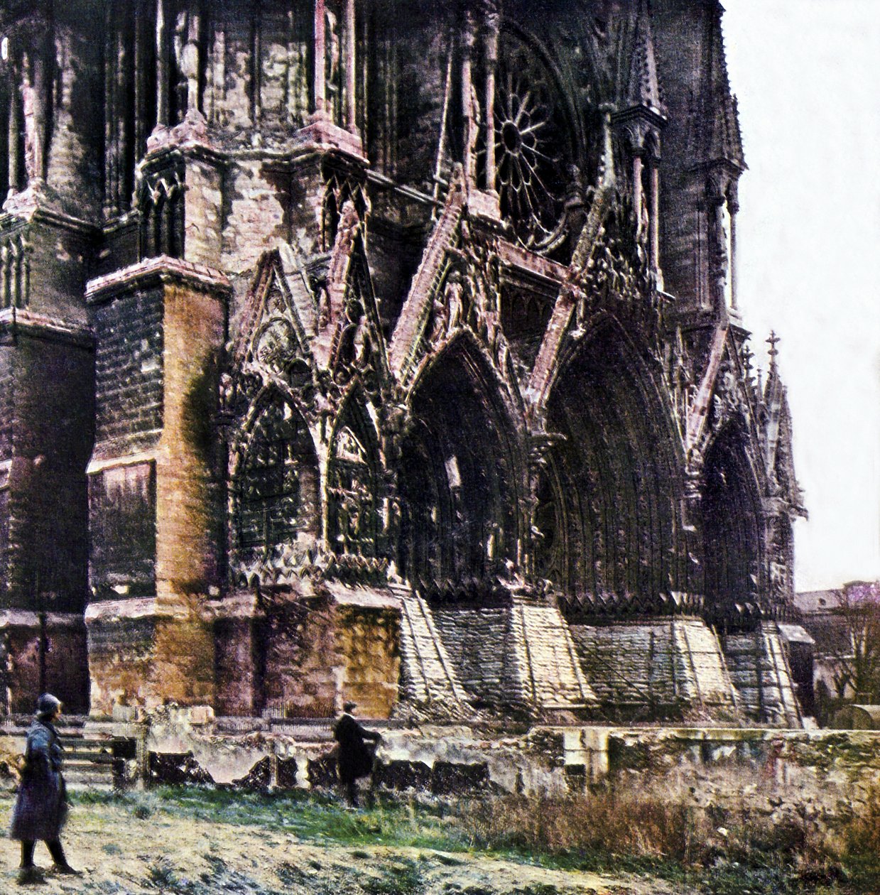 Den beskadigede katedral i Reims under slaget ved Marne øst for Paris, september 1914 (autokrom) af Jules Gervais Courtellemont