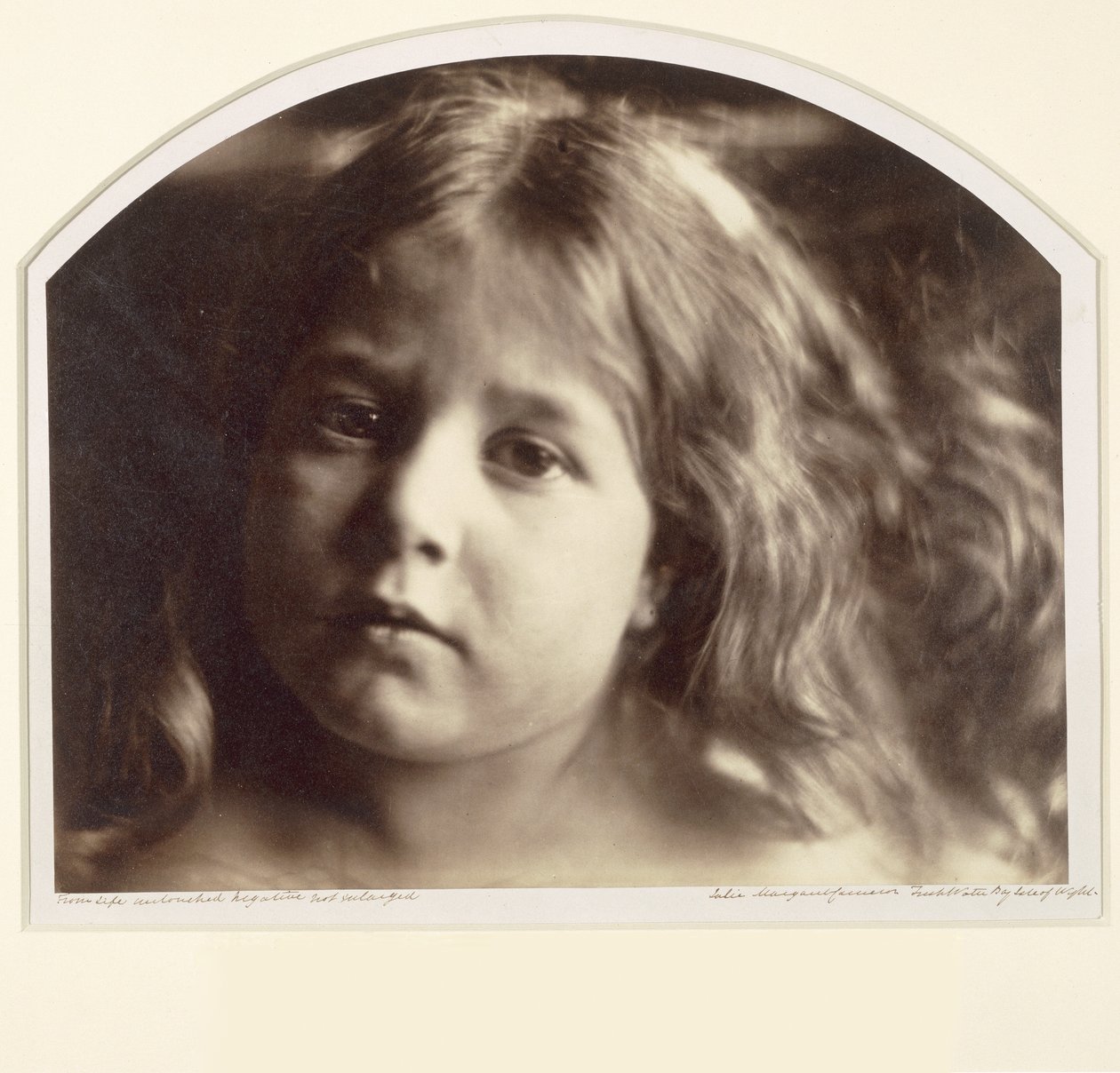 Portræt af en ung pige (albumenprint fra et kollodium på glasnegativ) af Julia Margaret Cameron