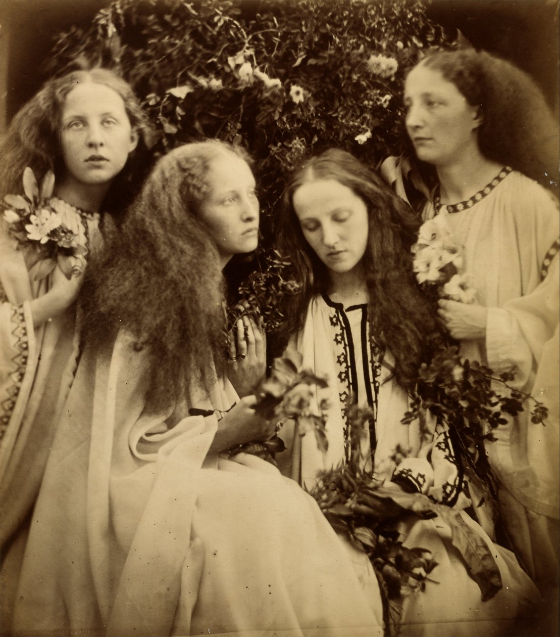 Rosebud -pigenes have af Julia Margaret Cameron