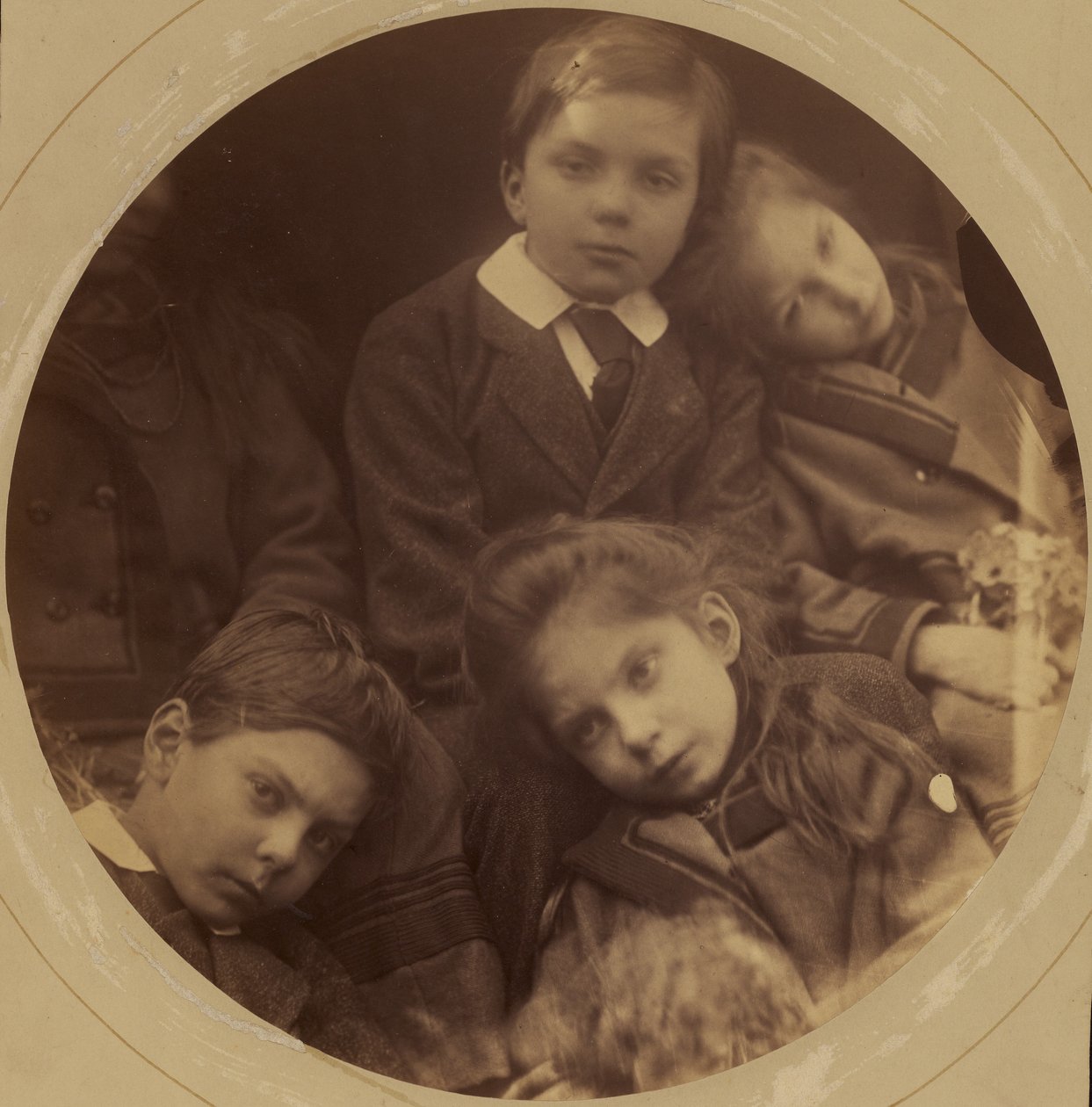 [Børn af Charles Loyd Norman og Julia Cameron Norman: George, Archie, Charlotte og Adeline]. af Julia Margaret Cameron