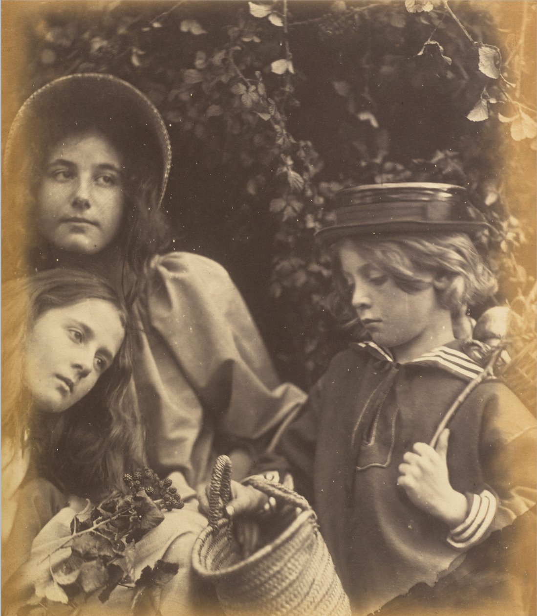 Elizabeth Keown, Kate Keown og Freddy Gould, ca. 1866-1868 (foto) af Julia Margaret Cameron