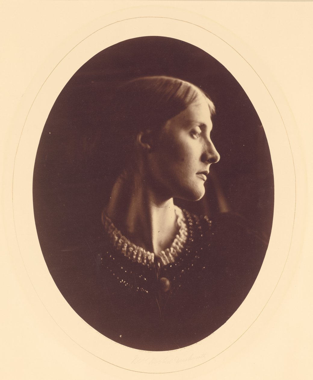 Mrs. Herbert Duckworth, april 1867 (albumin print) af Julia Margaret Cameron
