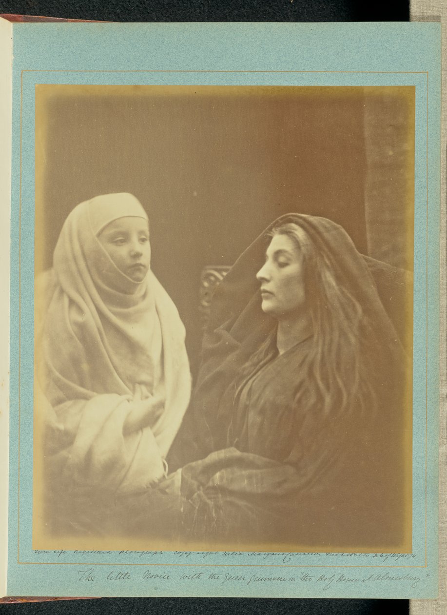 Den lille novice med dronning Guinevere i «det Hellige Hus i Almesbury» af Julia Margaret Cameron