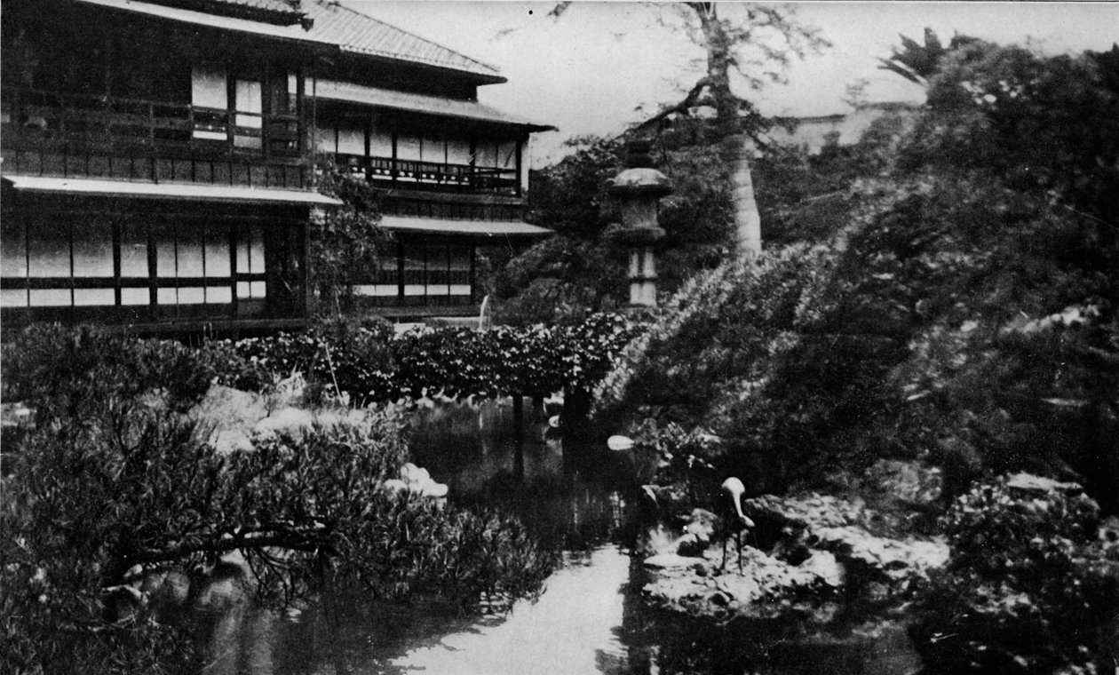 En tehushave, Tokyo. Landskabsgartneri med tema om vulkansk oprindelse, c1900, 1921 af Julian Leonard Street