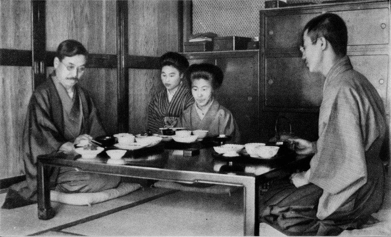 Japansk familiefrokost, ca. 1900, 1921 af Julian Leonard Street