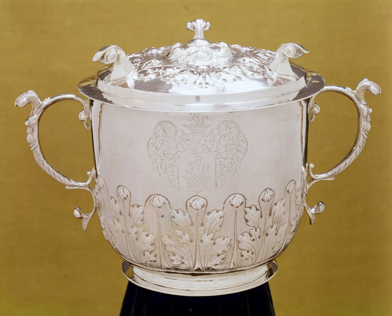 To-grebet kop og låg, ca. 1695 (sølv) af Jurian Blanck