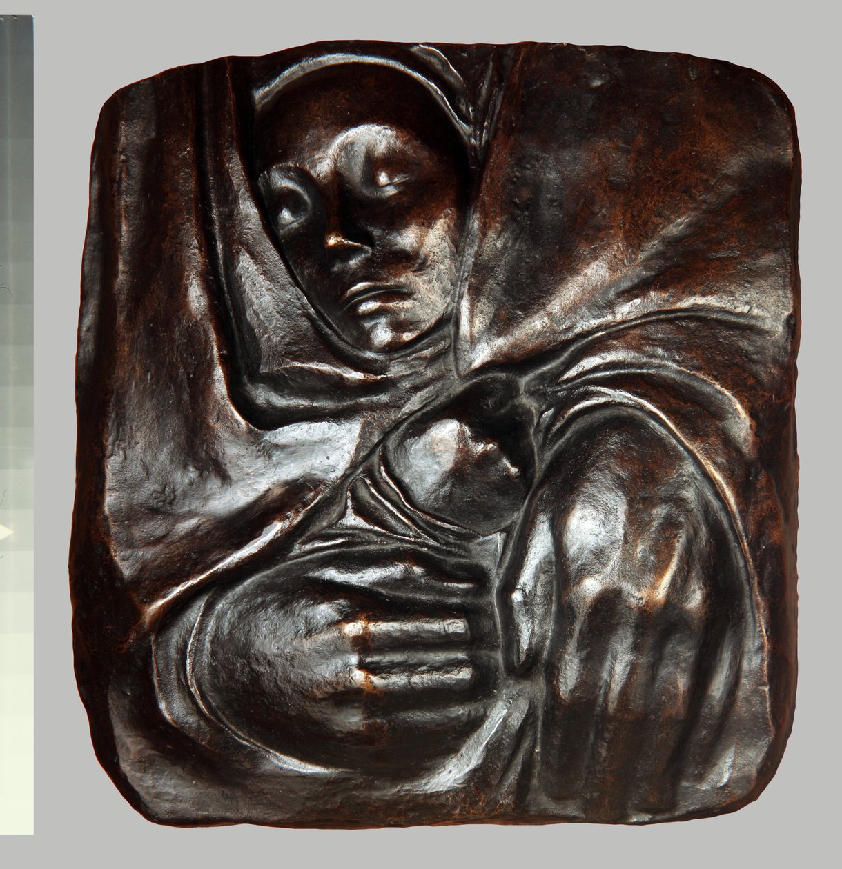 Hvil i hans hænders fred, 1936 (bronze) af Käthe Kollwitz