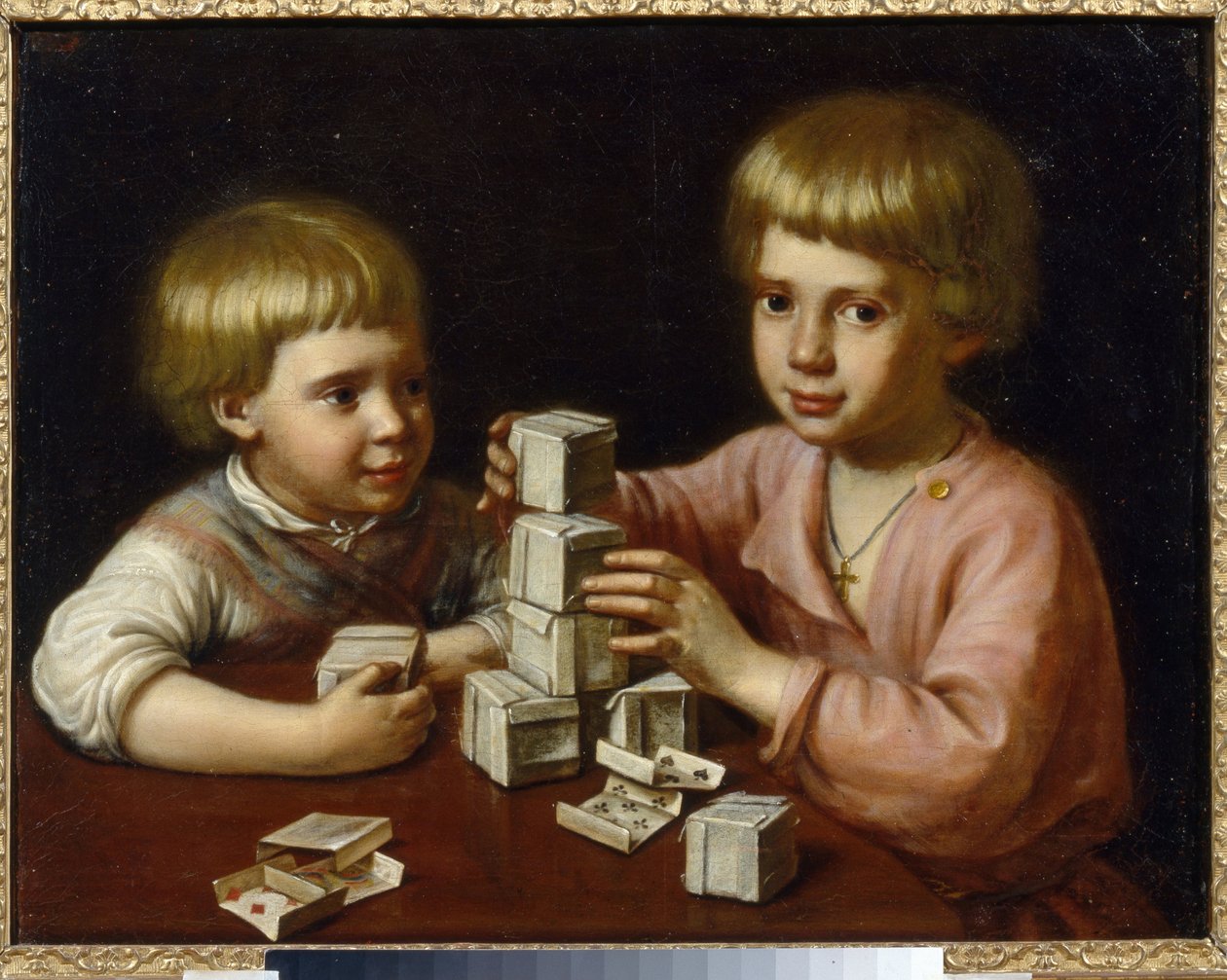 Børn leger (Børn leger). To brødre, der har lavet terninger af spillekort, stabler dem på et bord. Maleri af Kapiton Stepanovich Pavlov (1792-1852), olie på lærred af Kapiton Stepanovich Pavlov