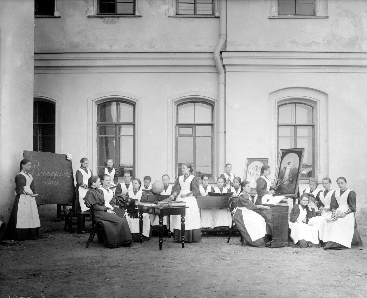 Vladimir Kirkeskole, Skt. Petersborg, 1909 af Karl Karlovich Bulla