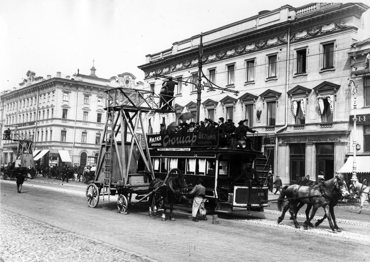 Træstilladsvogn brugt til reparation af gadesporvogne, St. Petersborg, 1908 af Karl Karlovich Bulla