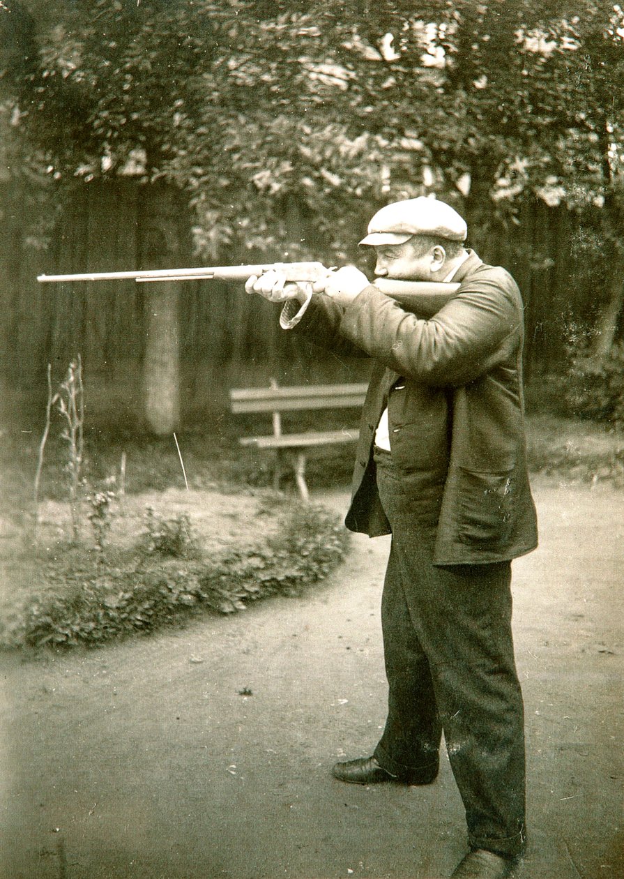 Russisk forfatter Alexander Kuprin skyder, Gatchina, Rusland, begyndelsen af det 20. århundrede. af Karl Karlovich Bulla