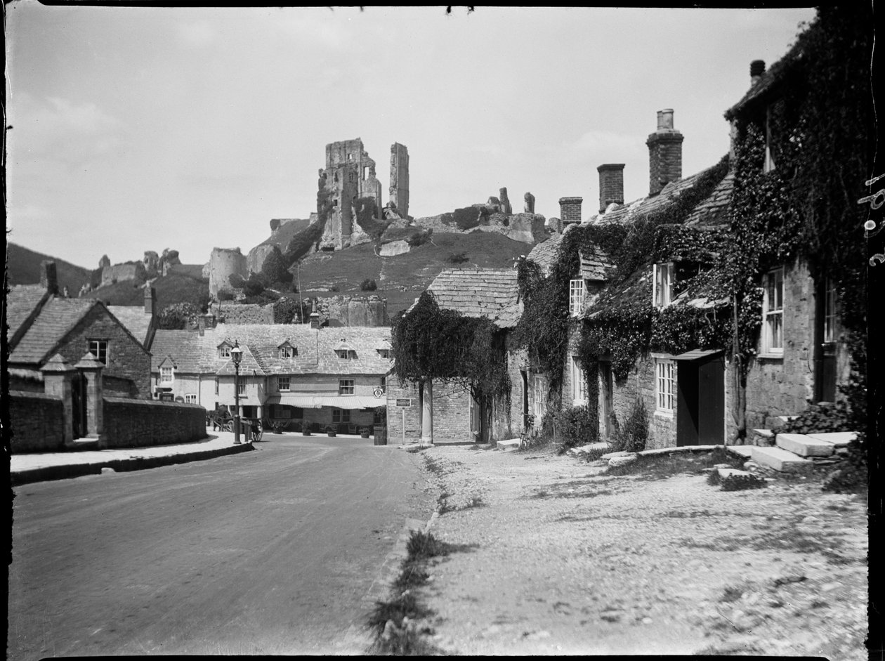 Corfe Castle, Purbeck, Dorset af Katherine Jean Macfee