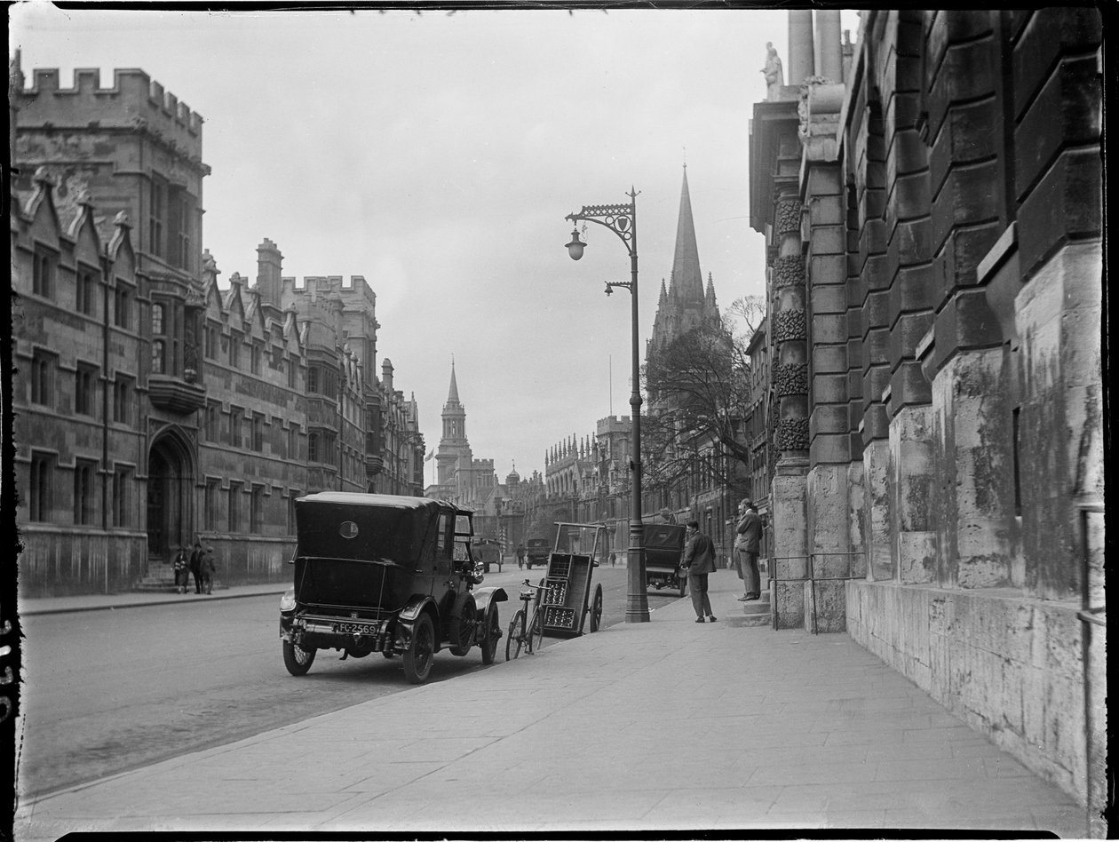 High Street, Oxford, Oxfordshire, 22/04/1924 (B/W -foto) af Katherine Jean Macfee