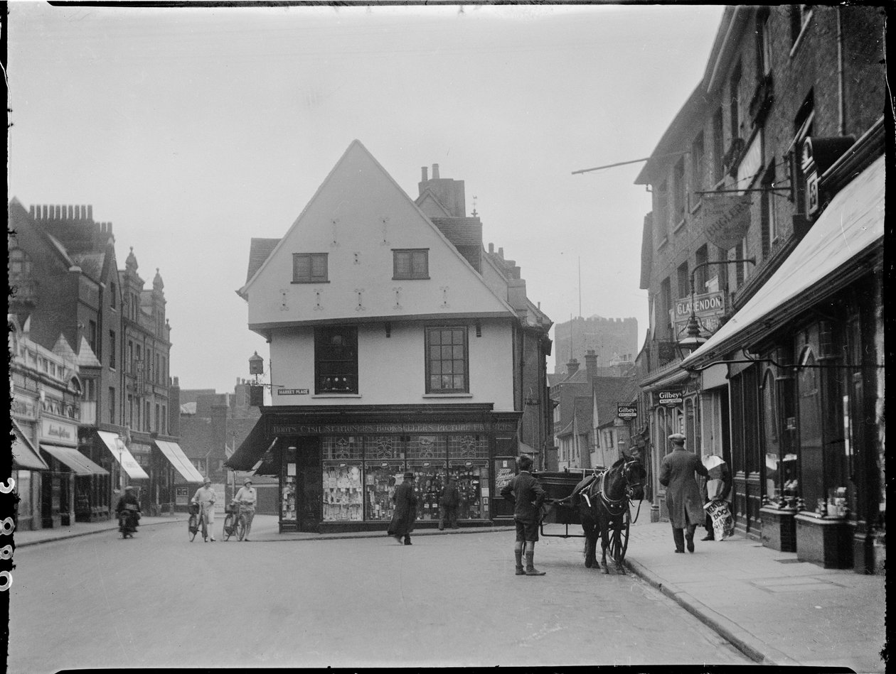 Market Place, St. Albans, St. Albans, Hertfordshire, 26/04/1928 (s/h-billede) af Katherine Jean Macfee