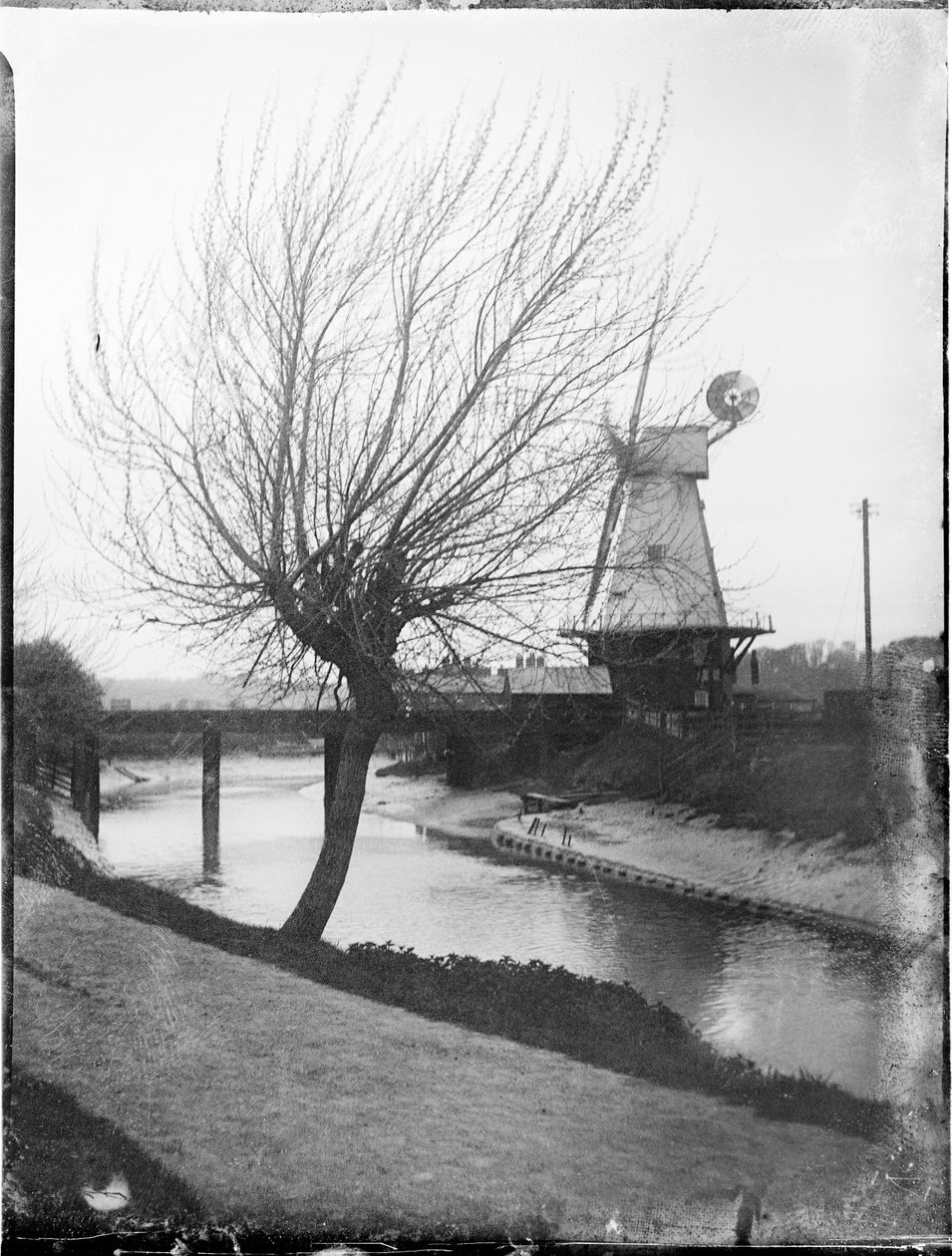 Rye Windmill, Ferry Road, Rye, Rother, East Sussex, 25/04/1905 (s/hvid foto) af Katherine Jean Macfee