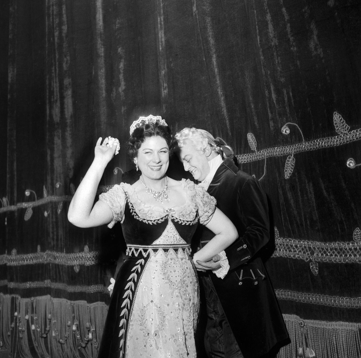 Renata Tebaldi og Tito Gobbi på la Scala, Milano af Alec Hunter