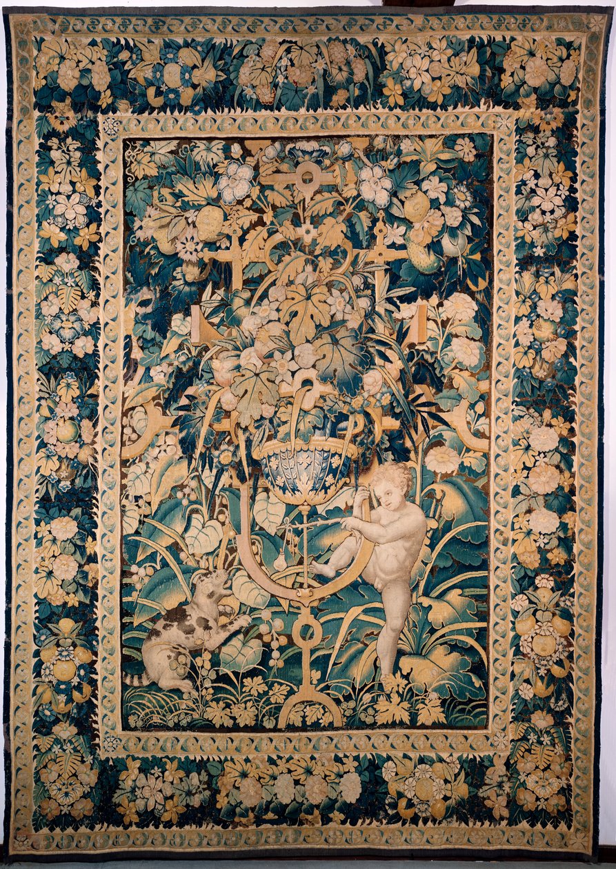 Gobelin. Enghien. Dreng over for et vildt dyr (Bambin taquinant un jeune fauve, De knaap met het jonge vilde dier). 363 cm x 259 cm. En dreng eller putto, der driller et vildt dyr, måske en leopard, med en pære fastgjort på en pind. af Alec Hunter