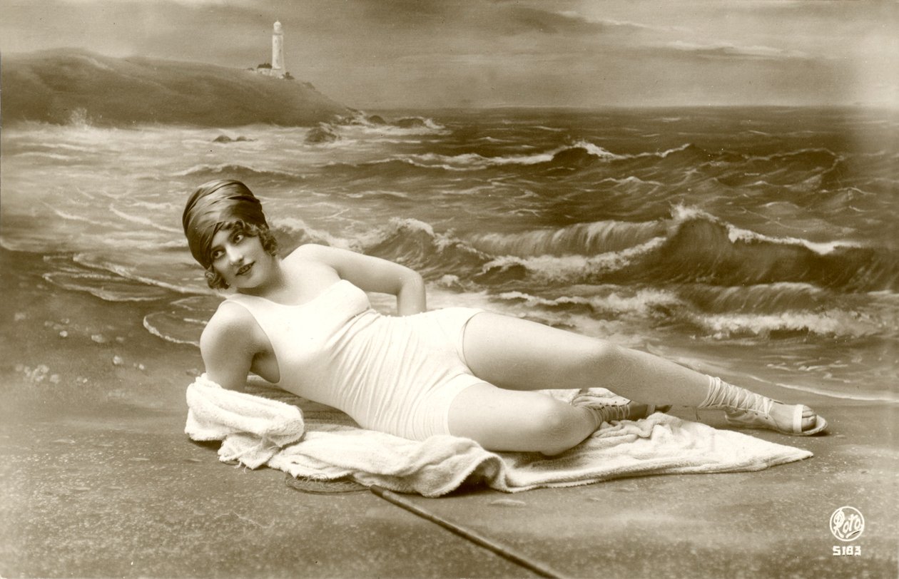 Kvinde i badedragt, ca. begyndelsen af 1900-tallet (postkort) af Alec Hunter