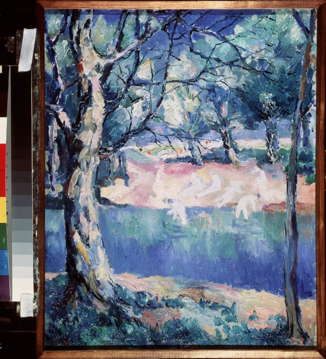 En flod i skoven. Midt om sommeren med skitserede nøgne badegæster på kysten. Maleri af Kasimir Severinovich Malevich (Malevich, Malevic) (1878-1935), olie på lærred af Kazimir Severinovich Malevich