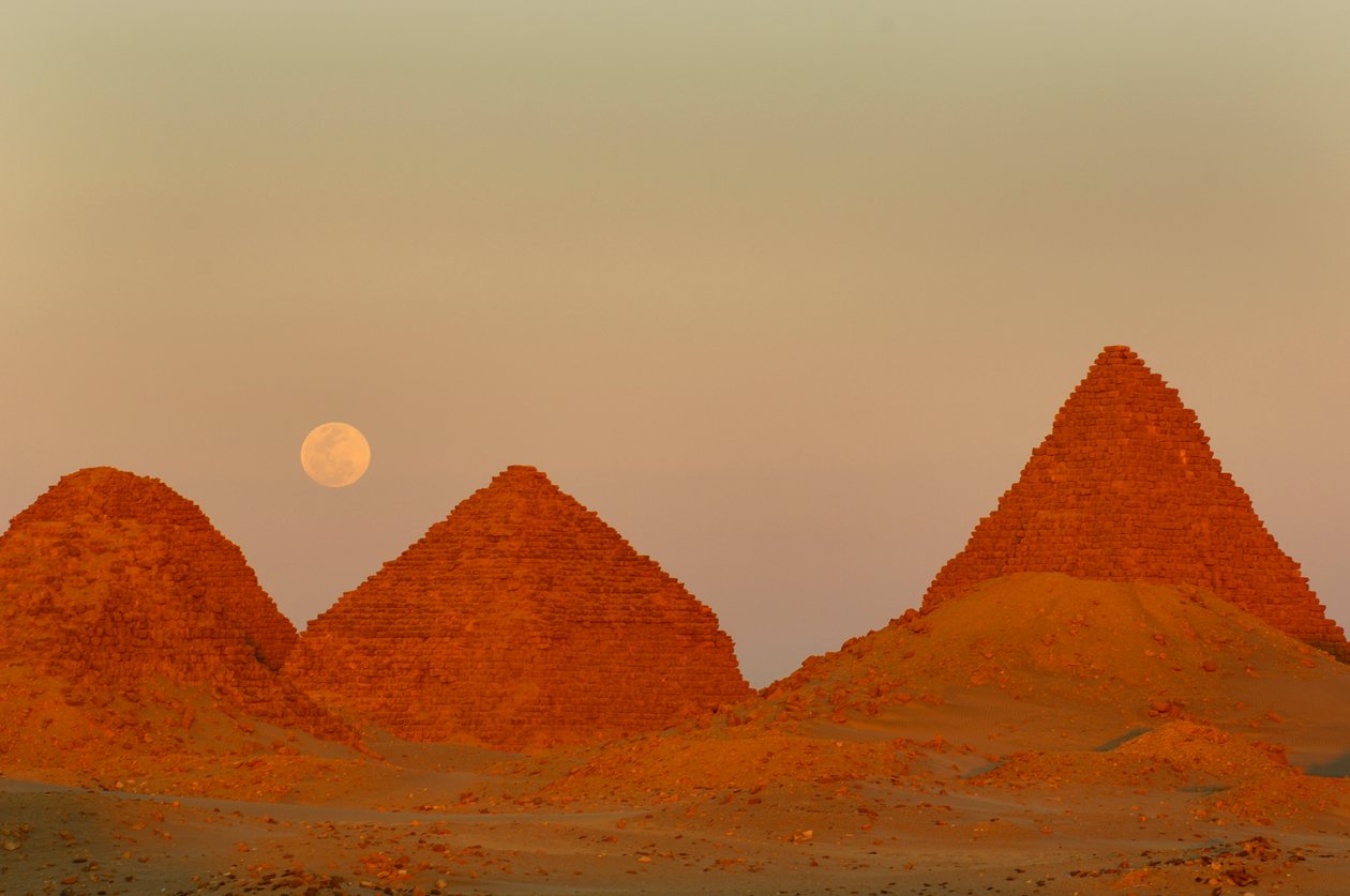 Aspelta-pyramiden, sorte faraoer, nubiere, Sudan, Nuri, nær 4. katarakt, 25. dynasti..., 2007 (foto) af Kenneth Garrett