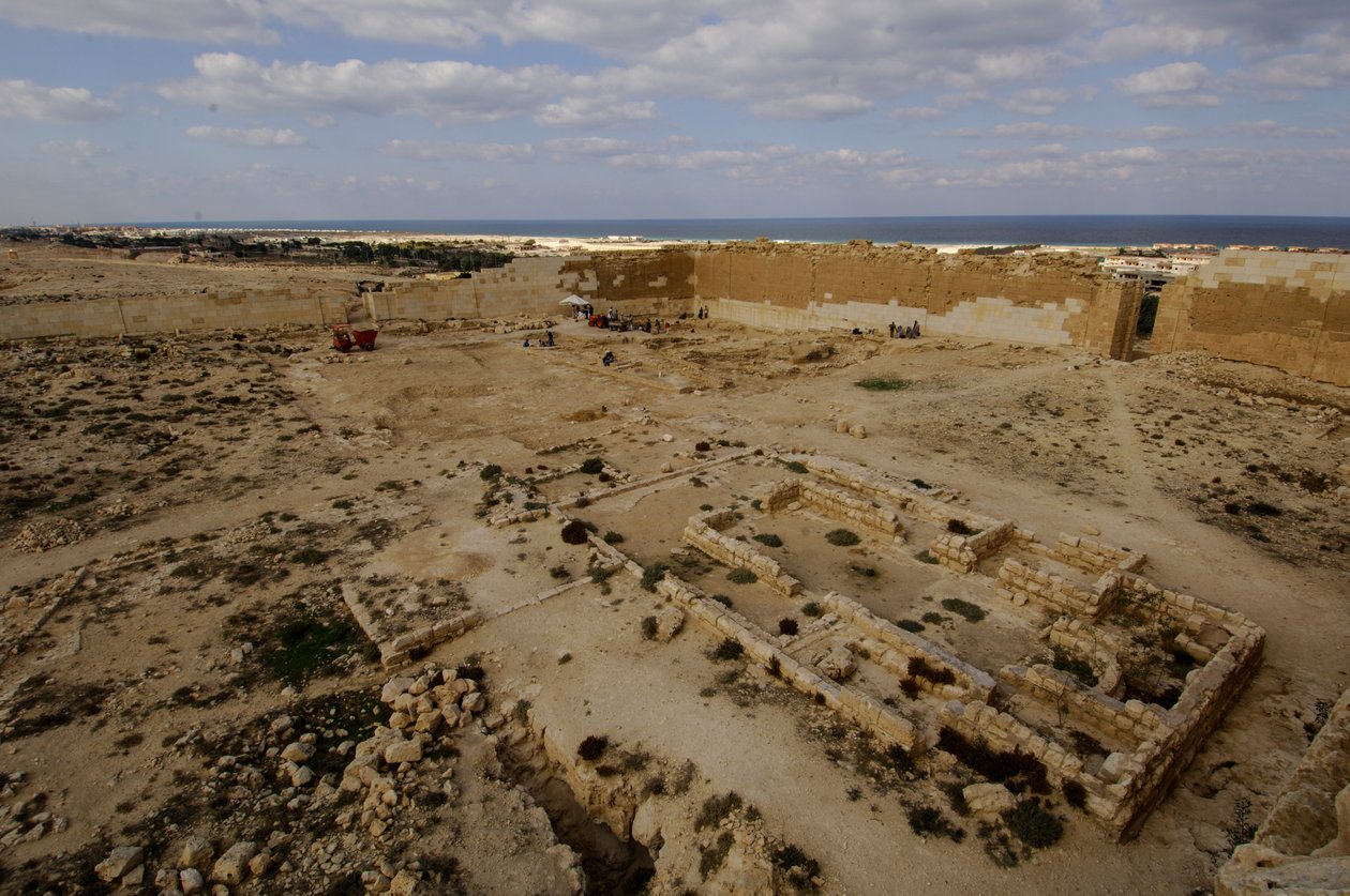 Cleopatra; The Search for the Last Queen of Egypt; Udstillingskatalog; side 22; Cleopatr..., 2011 (foto) af Kenneth Garrett